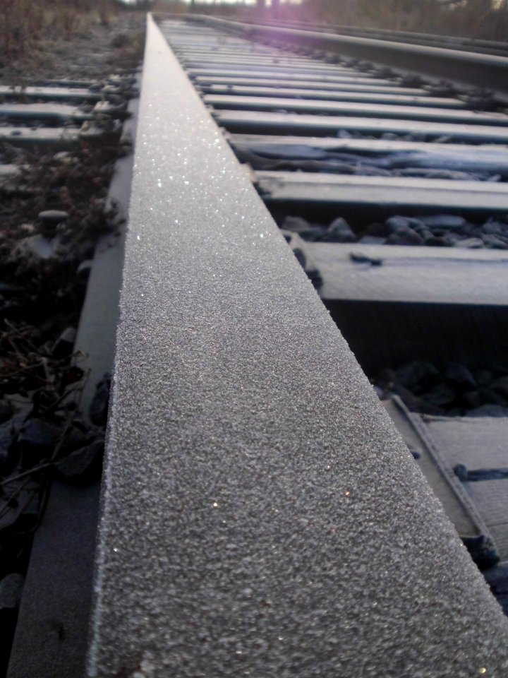 Frost on the rail (03)