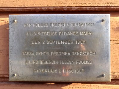 Fredrika Tengströmin synnyintalon muistolaatta