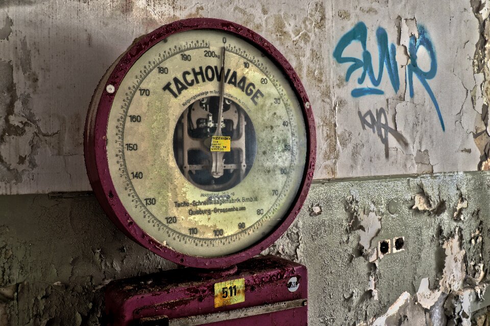 Old weigh out old scale