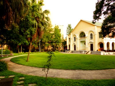 Garden of Museum of Medical Humanities, NTUCM 20130427a