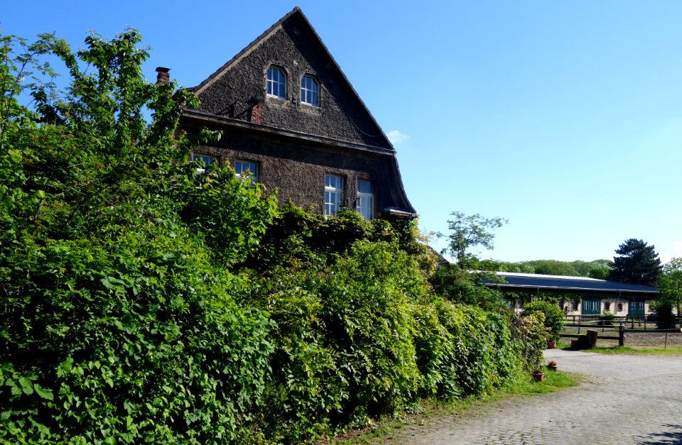 Garather Schlossallee 22, Düsseldorf-Garath (2)