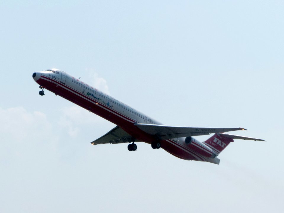 Far Eastern Air Transport MD-82 B-28017 Taking off from Taipei Songshan Airport 20150913a