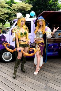 Female Promotional Models Cosplay Alleria Windrunner and Jaina Proudmoore 20160430