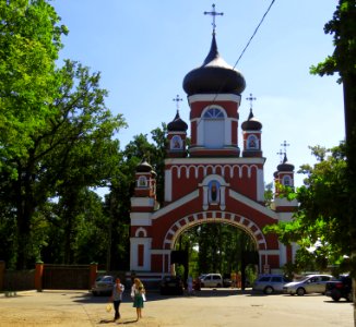 Feofania monastery gate1