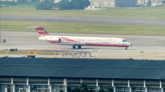 Far Eastern Air Transport MD-82 B-28017 Taxiing at Taipei Songshan Airport 20141031