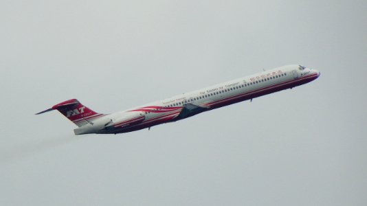 Far Eastern Air Transport MD-83 B-28027 Climbing up from Taipei Songshan Airport 20111227