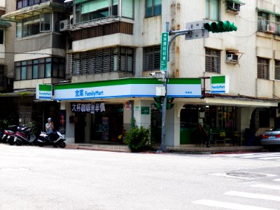 FamilyMart Xinshou Store 20120804