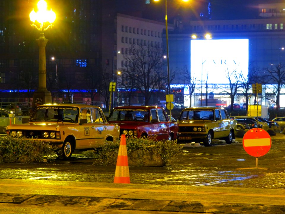 Fiat na Placu Defilad 2