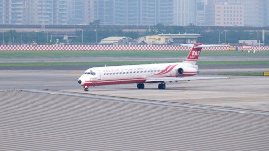 Far Eastern Air Transport MD-82 B-28037 Taxiing at Taipei Songshan Airport 20151107