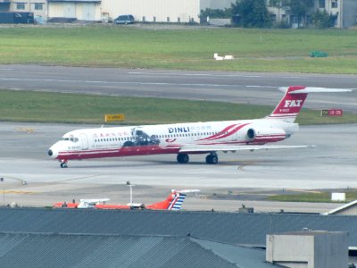 Far Eastern Air Transport MD-82 B-28021 Taxiing at Songshan Airport 20131204
