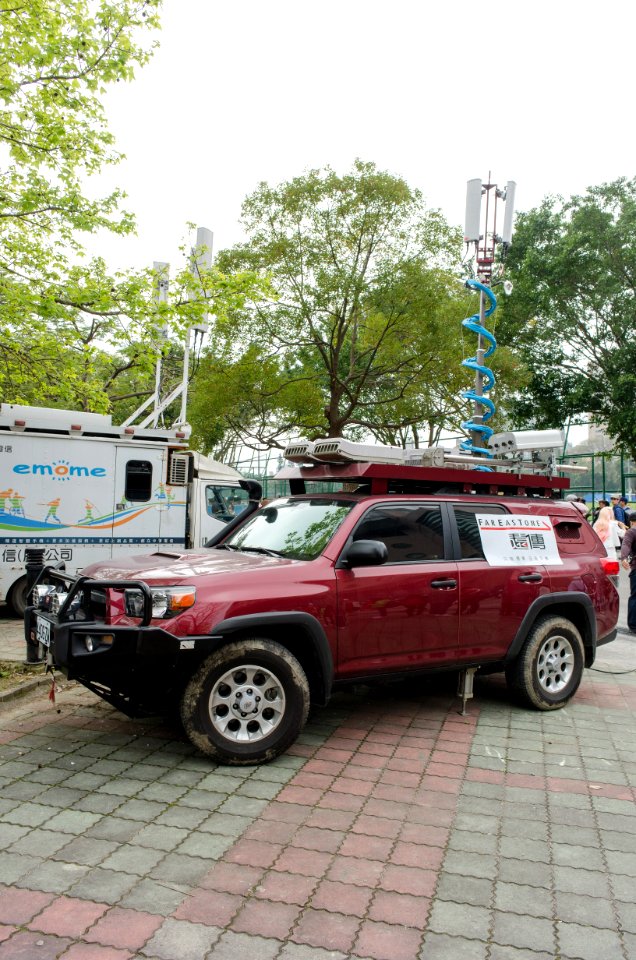 Far Eastone Toyota 4Runner Mobile Phones Base SUV in CWT39 20150228