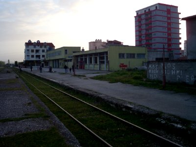 Fier train station tracks