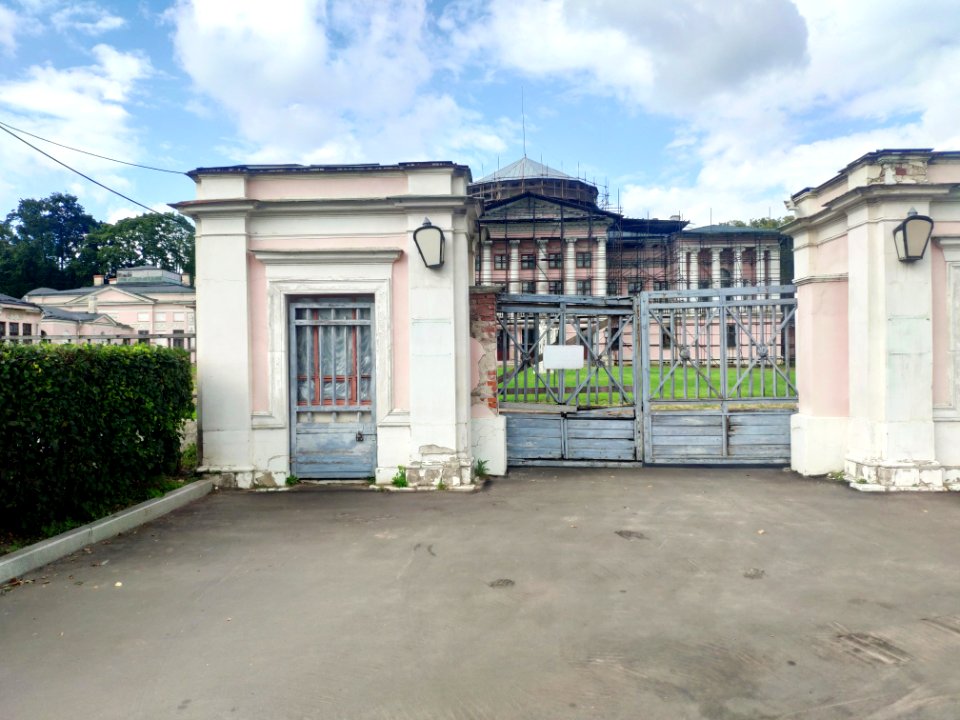 Fence of Ostankino estate 1