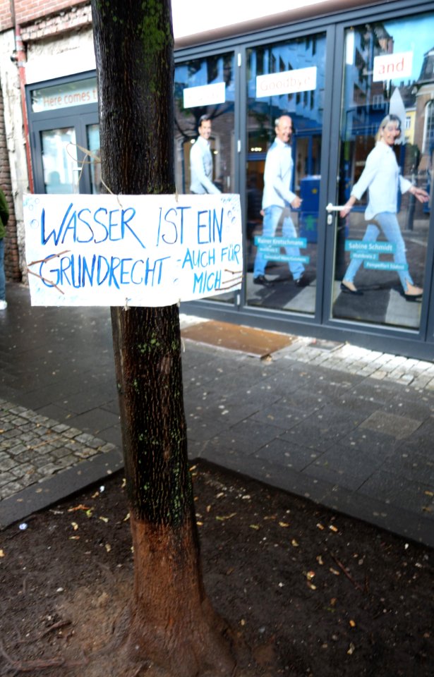Extinction Rebellion, Wasser ist ein Grundrecht - auch für mich. Düsseldorf, 26. September 2020