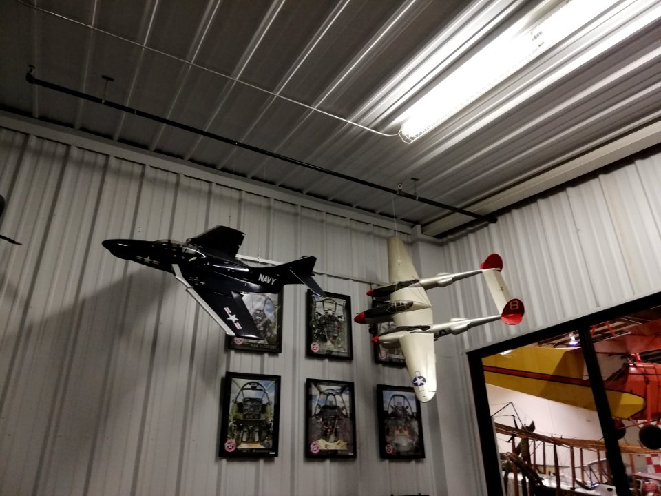 F9F and P-38 at Yanks Air Museum 20190920