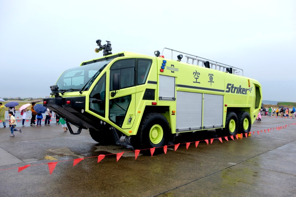 Oshkosh Striker 3000 Crash Tender Display at Hsinchu AFB Apron 20151121