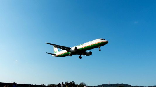 EVA Air Airbus A321-211 B-16203 Final Approach to Taipei Songshan Airport 20150102a