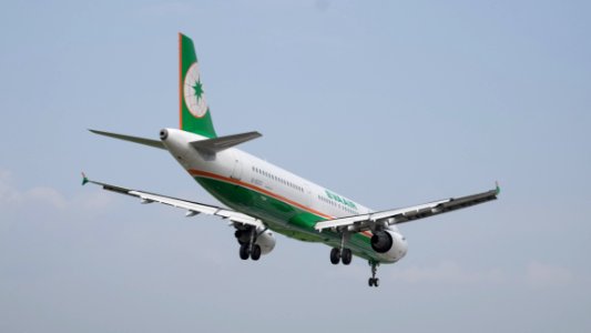 EVA Air Airbus A321-211 B-16202 on Final Approach at Taipei Songshan Airport 20150427b