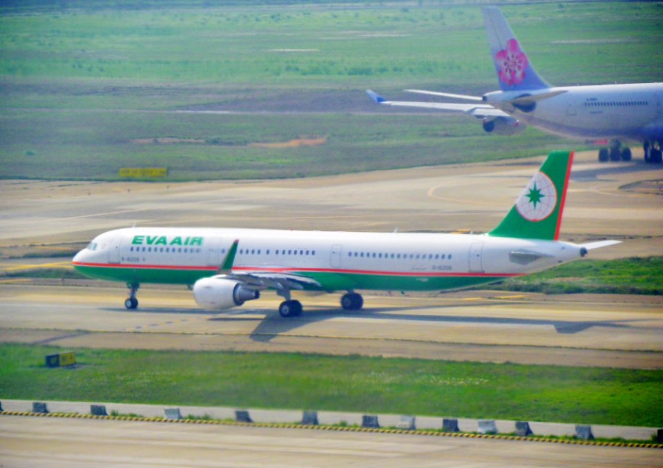 EVA Air B-16208 on North Runway of Taoyuan Intetnational Airport Ready to Take off 20140330
