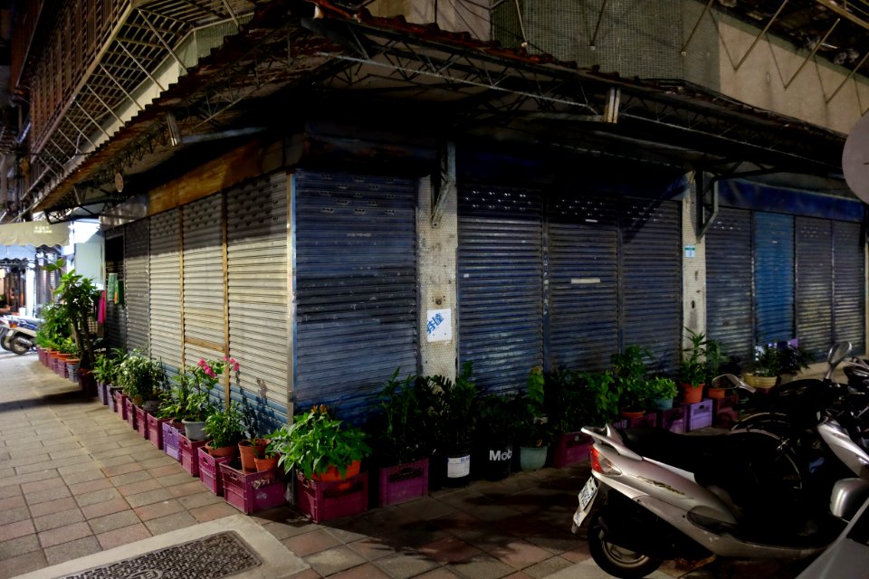 Former Grocery Store in Lane 102, Sanmin Road, Taipei 20141218