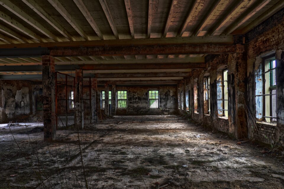 Building warehouse empty