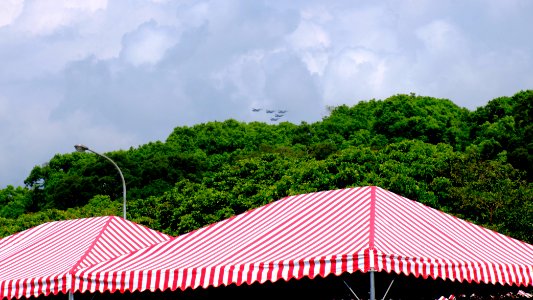 Five F-16s of ROCAF 401st Tactical Composite Wing Flying Past Hualien City 20150704