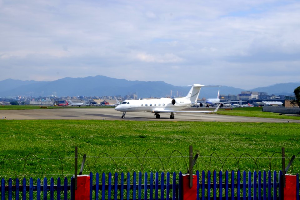 Gulfstream G450 B-LAS Departing from Taipei Songshan Airport 20160126b