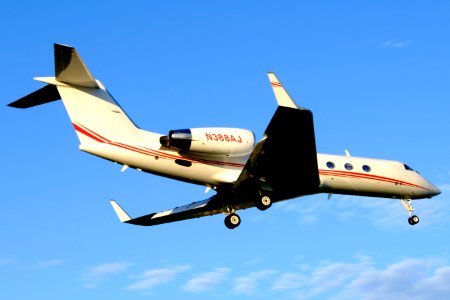 Gulfstream IV N388AJ on Final Approaching at Taipei Songshan Airport 20151222c