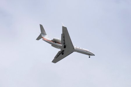 Gulfstream G450 N818KE on Final Approach at Taipei Songshan Airport 20150201a