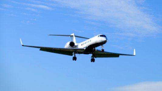 Gulfstream V N598KZ on Final Approaching at Taipei Songshan Airport 20151222a