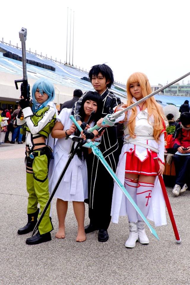 Group Portrait of Sword Art Online Cosplayers in FF25 20150131