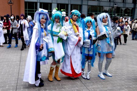 Group Portrait of Hatsune Miku Snow Cosplayers at CWT41 20151212