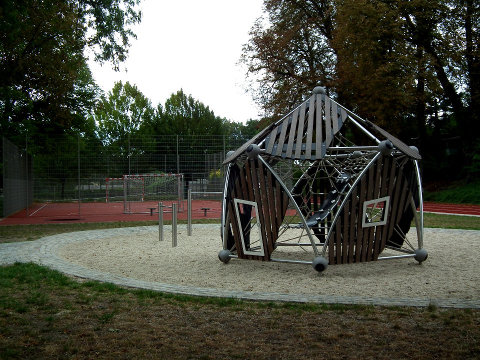 Grundschule Naußlitz 12