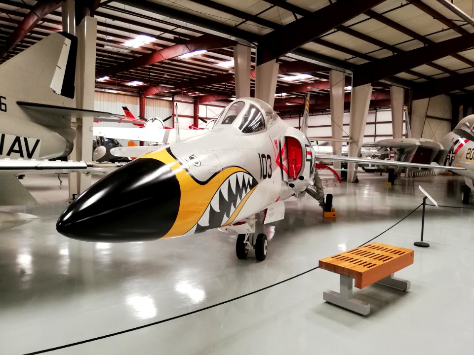 Grumman F11F-1 - F-11A Tiger ‘103 - VF-21 - Navy - AD - 1735’ (25378648251)