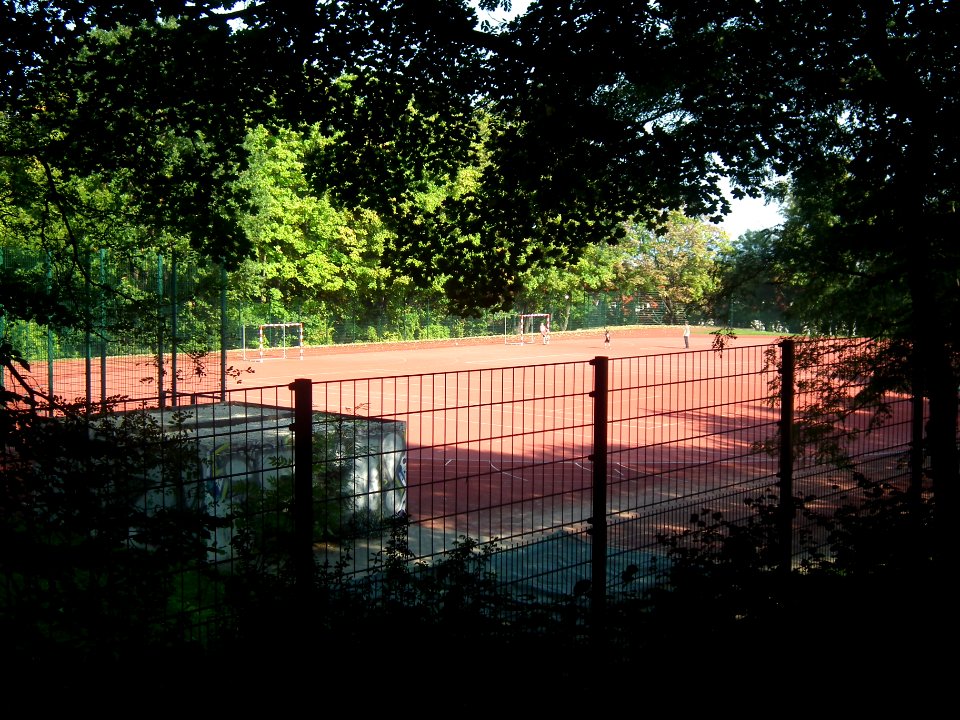 Gymnasium Dresden-Plauen 2014-10-03 Sportplatz