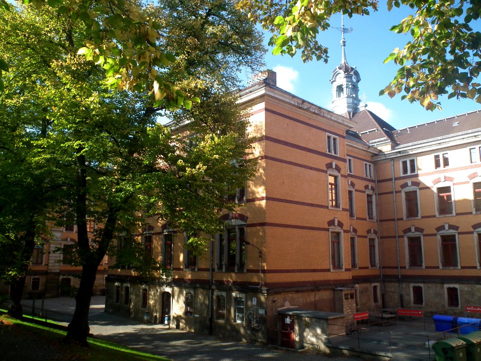 Gymnasium Dresden-Plauen 2014-10-03 Mittelflügel