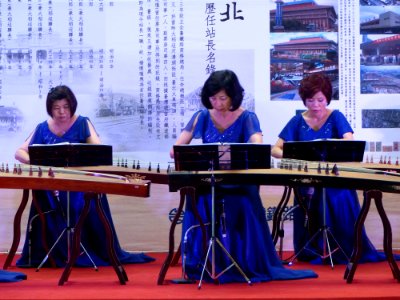 Guzheng Players of Yulin Guzheng Band on Stage 20150609