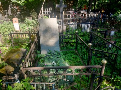 Grave of Alexander Chizhevsky 3