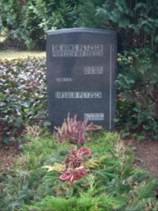 Grabstein Hans Petzsch Friedhof Pesterwitz