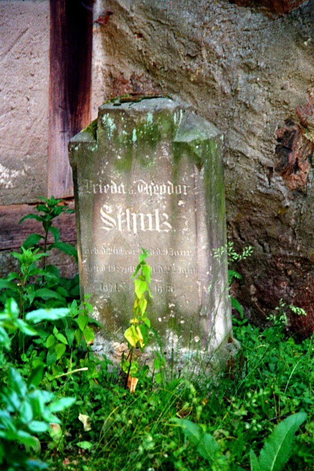 Gross Muckrow Kirchhof Grabstein