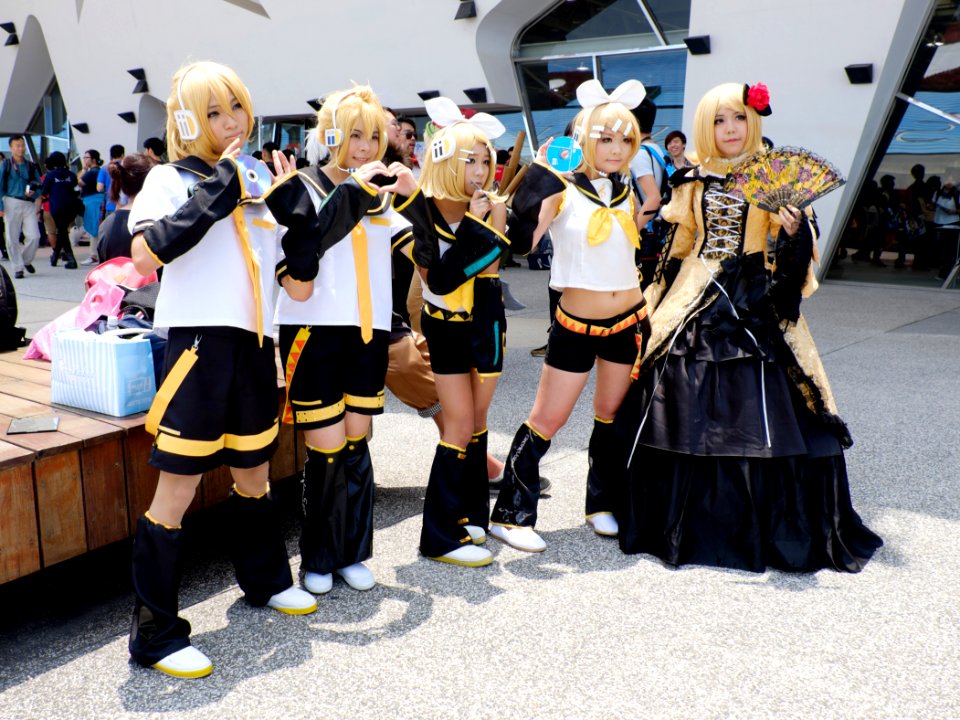 Group Portrait of Kagamine Rin and Len Cosplayers at PF22 20150509