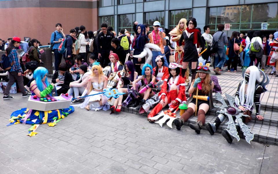 Group Portrait of League of Legends Cosplayers at CWT39 20150228