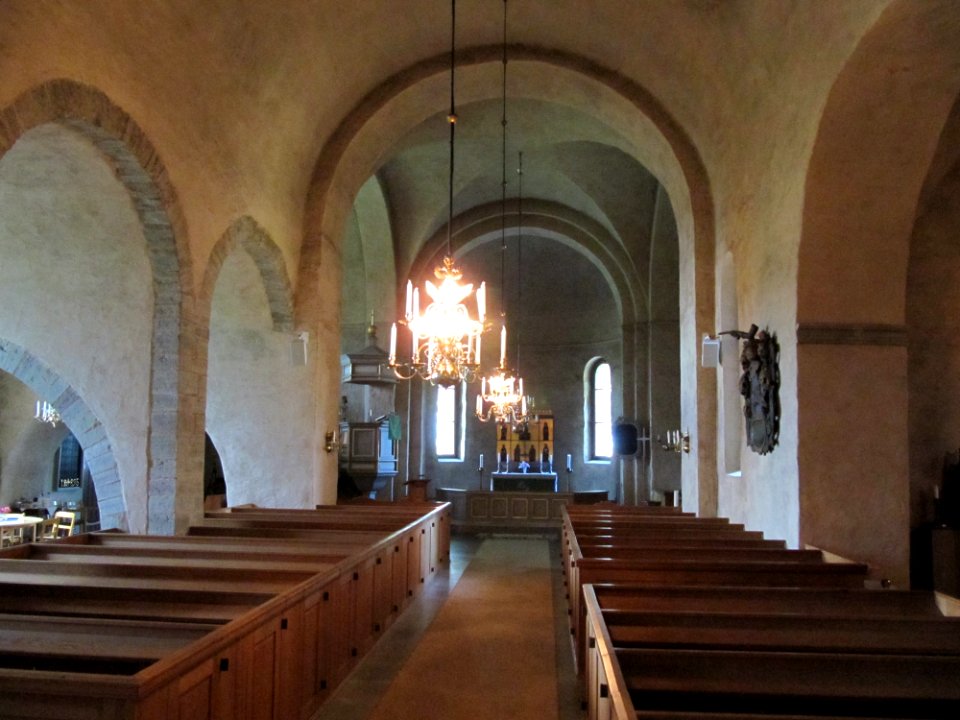 Heda kyrka int1
