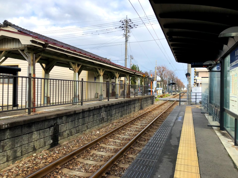 Higashi-Iwase Station(7)