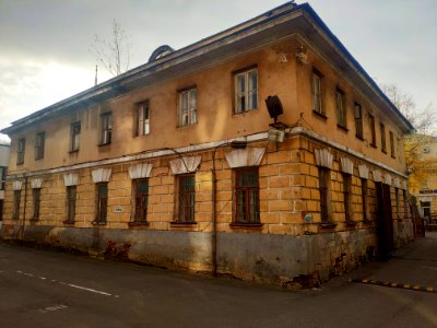 North outbuilding of Piatnitskoe Cemetery 5