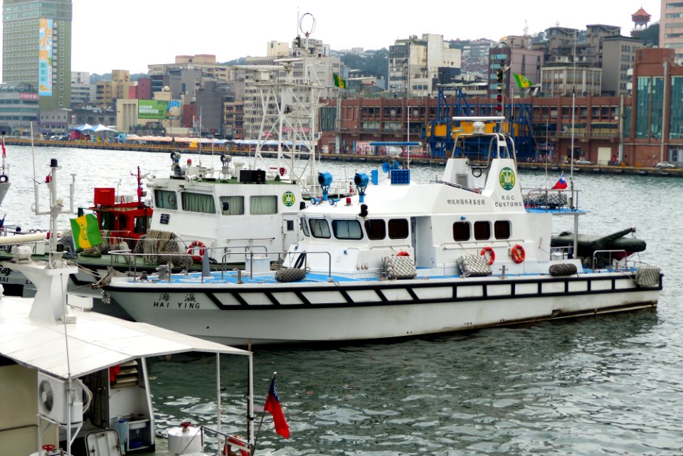 Hai Ying Shipped at Keelung Boats Pier 20131227b