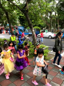Halloween Parading of Kindergarten's Children at Xindong Street, Songshan District, Taipei 20171024d