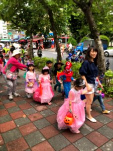 Halloween Parading of Kindergarten's Children at Xindong Street, Songshan District, Taipei 20171024b