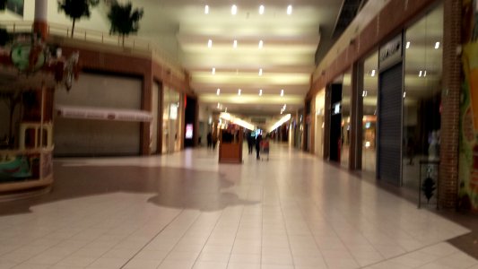 Noyelles Centre commercial galerie marchande 1