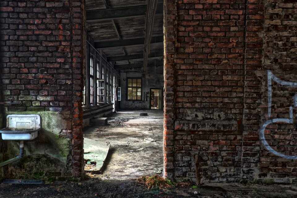 Wall architecture building